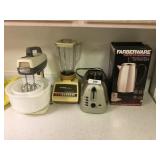 4pcs of vintage kitchen appliances