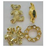 4 pcs. Vintage Brooches