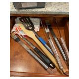 Grill Supplies Lot 2 Drawers