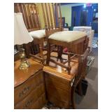 Table with 2 Leaves and 4 Chairs