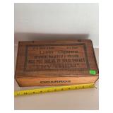 Antique FA Davis Lobby Cigarros Box