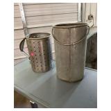 Oyster Shucking Bucket and Drainer