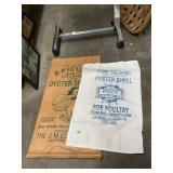 Epicure CLayton Md Poultry Feed Bag and Shell Bag