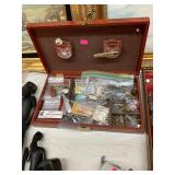 Vintage Menï¿½s Jewelry Box with Pins