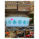 2 Vintage Pyrex Bowls