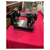 Singer 221 Featherweight Sewing Machine