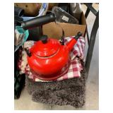 Le Creuset Kettle and Linens Lot