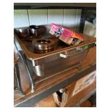 2 Chafing Dishes