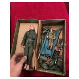 Vintage Marx Toy Soldiers & Carrying Box