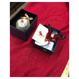 2 Cardinal Ornaments