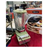 Fluted Cake Maker & Blender