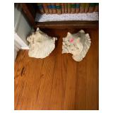 2 Conch Shells