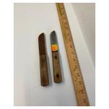 2 Knives