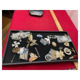 Vintage Pendant and Pins lot