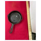 Griswold Cast Iron no3 Skillet 709A