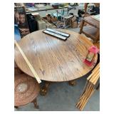 Round Oak Carved Lion Foot Table