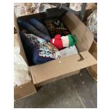 Christmas Decor Box Lot