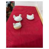 3 Antique Nesting Hens