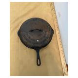 W J Loth Waynesboro VA Cast Iron 8 Pan & Lid
