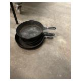 Cast Iron Frying Pans Lot