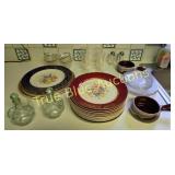 Elegant Vintage Dinnerware Set with Decorative Gla