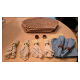 Woven Table D©cor with Napkins and Rings