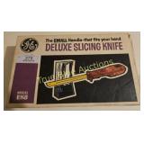 Vintage GE Deluxe Slicing Knife (Model EK8)