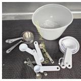 Measuring Cups & Spoons