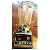 Osterizer Blender with Glass Jar and Dual Range Co