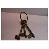 Lot of Vintage Skelton Key Large