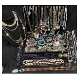 ASSORTED COSTUME JEWELRY, BRACELETS, NECKLACES,