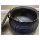 VTG. CAST IRON CAULDRON DUTCH OVEN