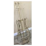 GUITAR SHAPED METAL MAGAZINE RACK