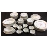 NORITAKE CHINA PLATE SET, CREST 5421 PATTERN