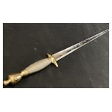 1800s BRITISH OFFICERS SWORD, ETCHINGS ON BLADE