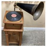 THOMAS HOME PHONOGRAPH