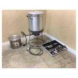 Turkey fryer set aluminum pot and stock