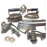 VINTAGE COLEMAN NO.2 GAS IRON & VINTAGE GOODS VINTAGE COLEMAN NO.2 GAS IRON & VINTAGE GOODS