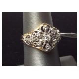 3.4DWT 14kt .2 CENTER DIAMOND W 9 SMALL DIAMOND