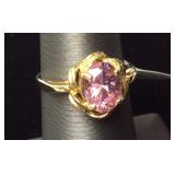 1.6DWT 10kt YELLOW GOLD W PINK CENTER STONE