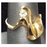 2.05dwt 14KT GOLD RING W .20 ROUND DIAMOND 2.05dwt 14KT GOLD RING W .20 ROUND DIAMOND