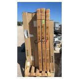 Lot of 4 Shower Surrounds, 4 Glass Shower Doors