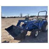 New Holland TC30 w/7308 Loader 4WD