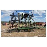 John Deere 960 Field Cultivator 32