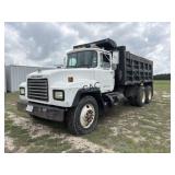 **1998 Mack Dump Truck