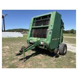 John Deere 535 Round Baler