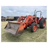 Kubota M5700 4WD w/LA1004 Loader/Bucket