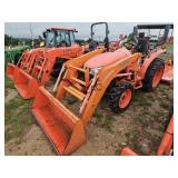 Kubota L3200 4WD w/LA524 Loader/Bucket