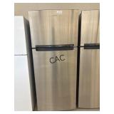 NEW Whirlpool 28" Refrigerator w/Ice Maker Connect