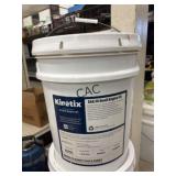 Lot of 2-5 Gallon Kinetix SAE 30 Small Engine Oil